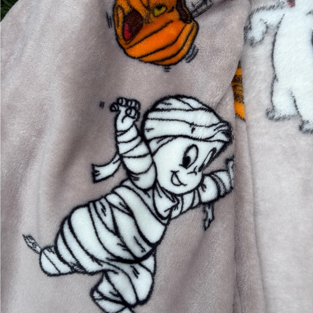 Casper the Friendly Ghost Blanket, Halloween Blanket, Ghost Blanket, Care Bears - Picture 4 of 6